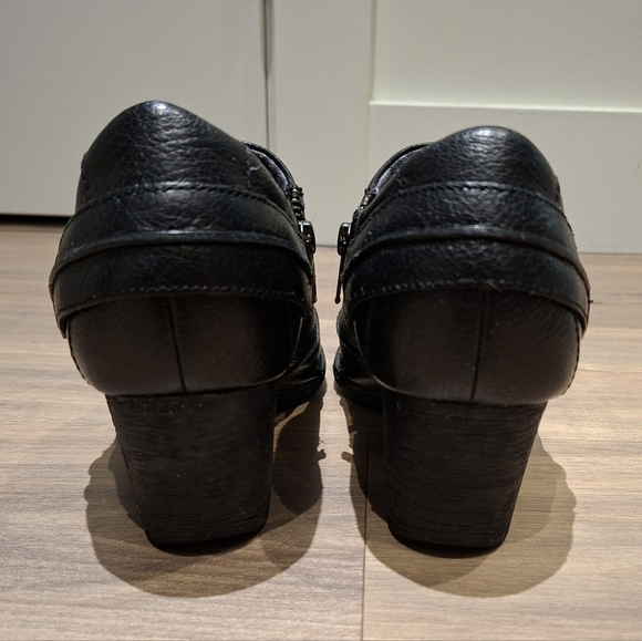 Born Women's Black Leather Western/Moto-inspired Ankle Boots (Size 9/EU 40.5) - Picture 7 of 11